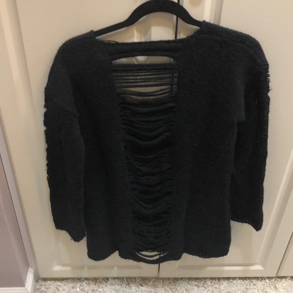 Black sweater - Picture 2 of 3